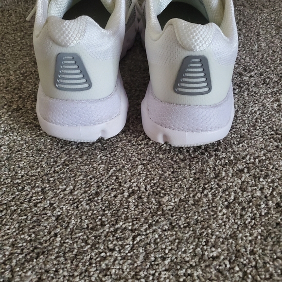 Under Armour Infinite Hovr Running Shoes - Picture 4 of 9